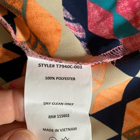 Lush Multicolored Geometric Print Sleeveless 1/2 Button Front Tunic Blouse Sz S - Picture 5 of 9